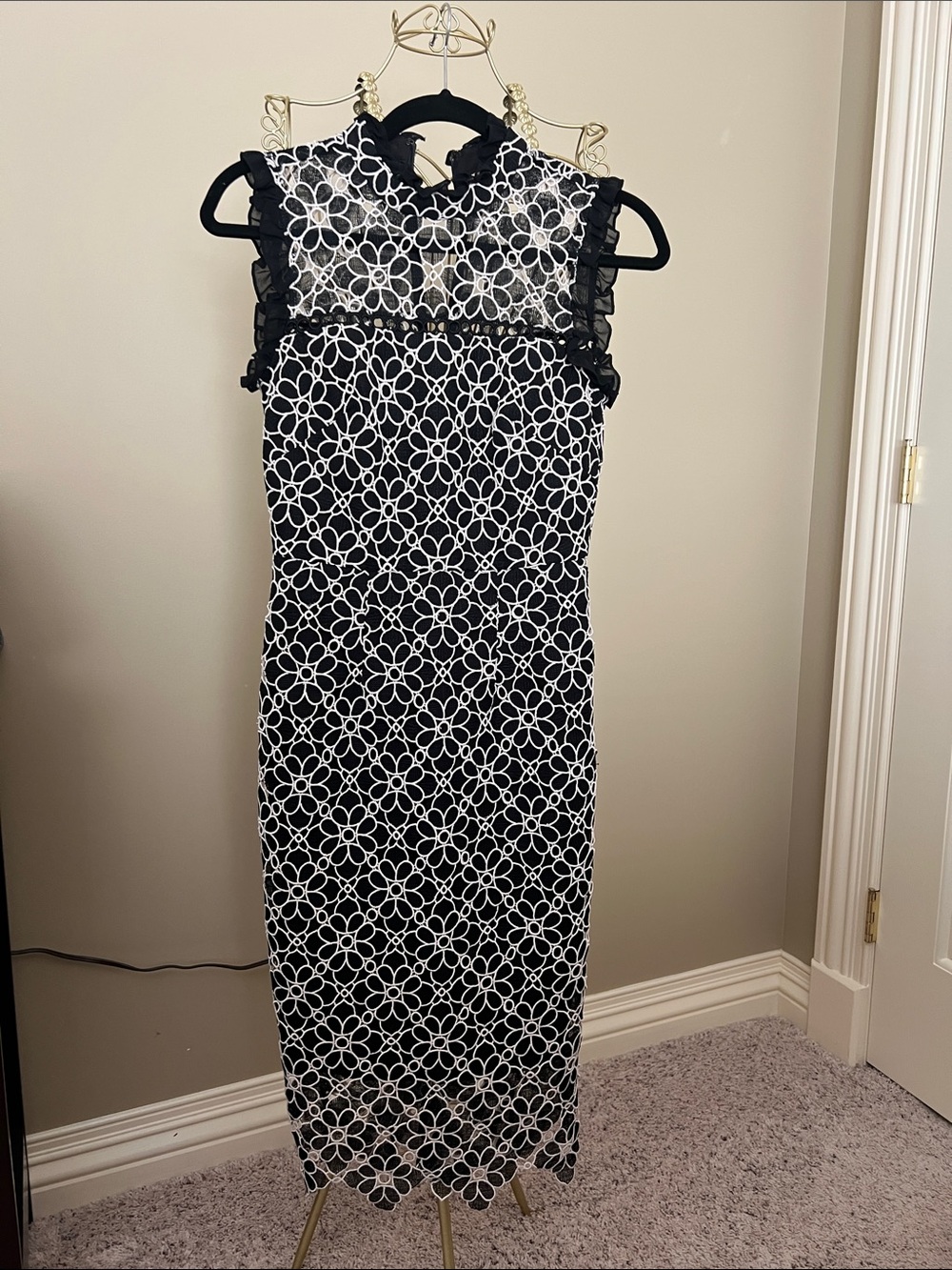 Monique Lhuillier Black and White Lace Midi Sheath Dress